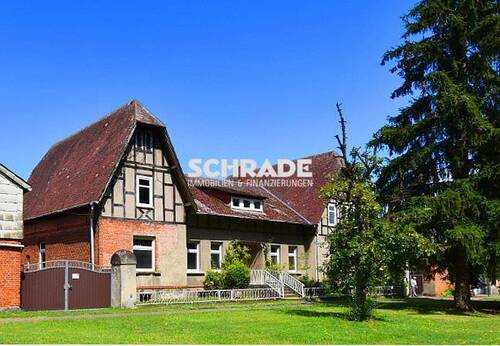 ...mit Auffahrt - 1 Zimmer Mehrfamilienhaus, Wohnhaus zum Kaufen in Diesdorf