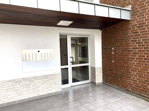 Gepflegter Hauseingangsbereich - 