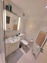 Bad mit begehbarer Dusche.jpg - Terrassenwohnung mit 54,50 m&sup2; in Lörrach zum Kaufen