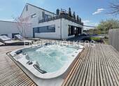 Ansicht Haus mit Whirlpool - 7 Zimmer Einfamilienhaus in Ranstadt