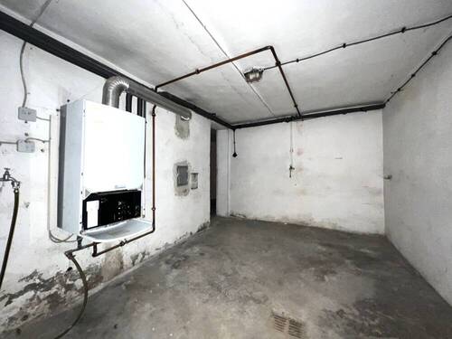 Keller mit Heizung linkes Haus - 