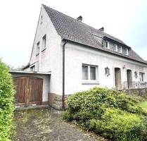 Sanierungsbedürftige Doppelhaushälfte in Dortmund-Brackel - Dortmund / Brackel