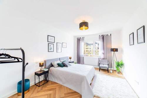 Schlafzimmer - Sofort einziehen! Lichtdurchflutete renovierte Eigentumswohnung zum Verkauf