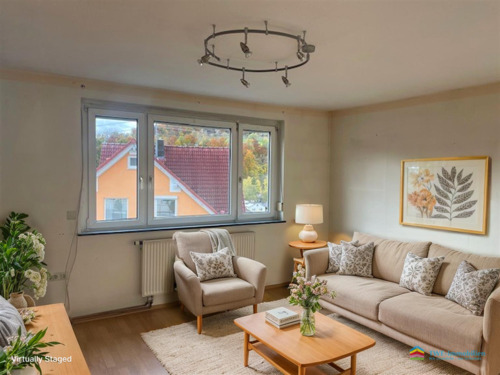 Wohnzimmer - virtually staged - 7 Zimmer Einfamilienhaus in Zwiefalten