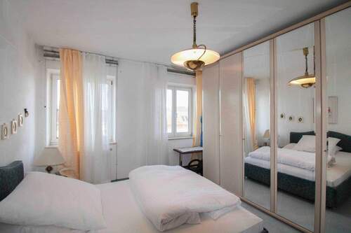 Schlafzimmer - Einfamilienhaus in München zum Kaufen