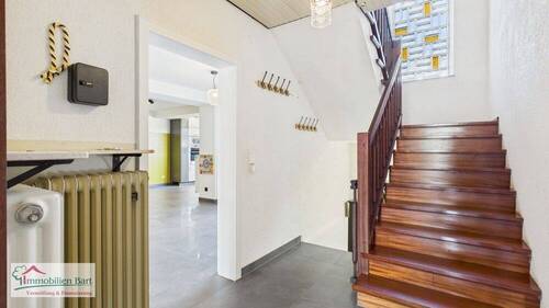 Diele - Einfamilienhaus mit 207,20 m&sup2; in Mettlach / Tünsdorf zum Kaufen