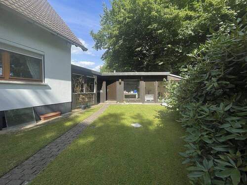 Zweckmäßiger Partyraum und WiGa - 