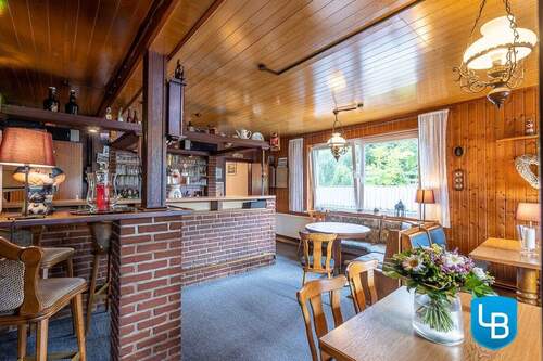 Tresen mit Sitzmöglichkeiten - 8 Zimmer Hotel, Pension, Gasthof zum Kaufen in Malente / Nüchel