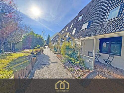 Bild 1 - Achim: 5-Zimmer-Reihenhaus mit Garten, EBK & ausgebautem Dachgeschoss + Garage