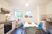 Einbauküche mit hellen Fronten - 3 Zimmer Etagenwohnung zur Miete in Lüneburg