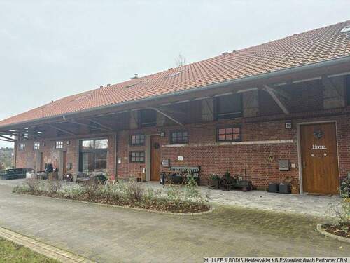 Hofansicht - Platz für eine Familie - Leben in historischer Bausubstanz!