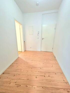 Eingangsbereich / Flur - 2 Zimmer Etagenwohnung zur Miete in Werneuchen (OT Tiefensee)