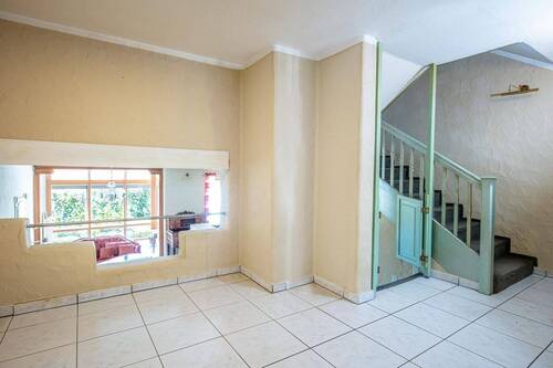 Esszimmer und Treppe EG - 