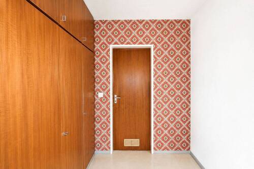 Flur mit Einbauschrank - 