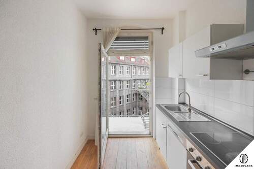 Bild 1 - * Provisionsfrei! 3 Zimmer, top saniert, Balkon & Altbaucharme im Szeneviertel Gostenhof! *