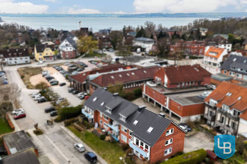 Zentrale Lage - Ihr Rückzugsort am Meer: Etagenwohnung mit Potenzial im Ortskern von Heikendorf