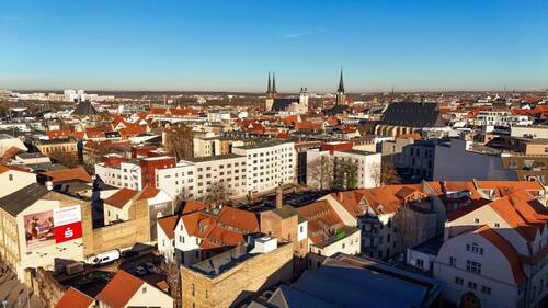 Umgebung: Blick zu den 5 Türmen - Zentrales Innenstadtareal mit signifikanter Entwicklungsreserve und etablierten Nutzungen