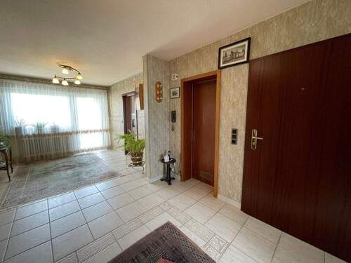 Eingangsbereich - Etagenwohnung mit 107,60 m&sup2; in Rietheim-Weilheim zum Kaufen