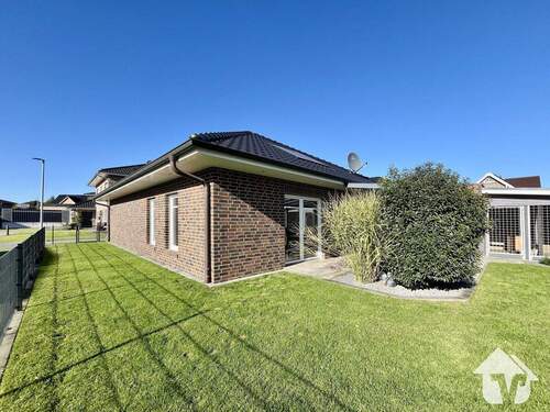 Hausansicht - Ein Bungalow, der das Leben leichter macht - ebenerdig. barrierefrei. zukunftssicher!