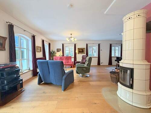 Wohnzimmer mit Kamin - 