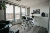 Lounge 1 - 