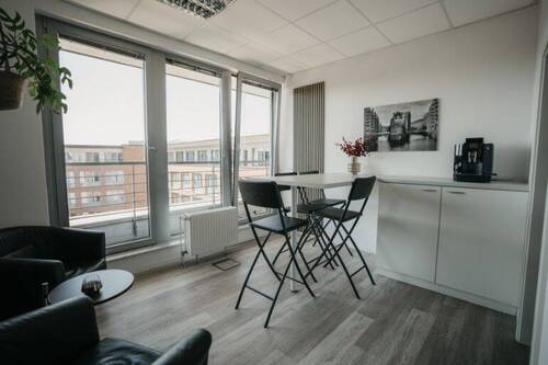 Lounge 1 - 
