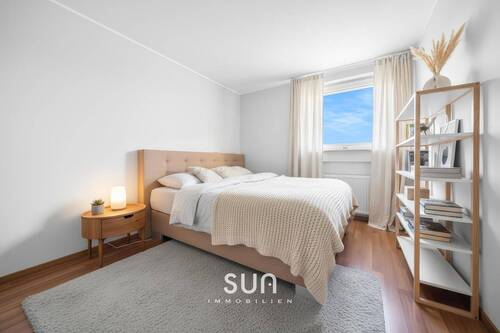 Helles Schlafzimmer - 3 Zimmer Etagenwohnung zum Kaufen in Frankfurt am Main