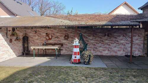 Sitzbereich auf den Hof - 