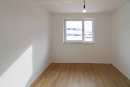 Büro oder Gästezimmer - 4 Zimmer Etagenwohnung in Halle (Saale)