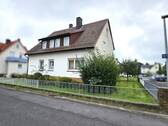 Frontansicht - Gepflegtes Zweifamilienhaus in Ahnatal-Weimar