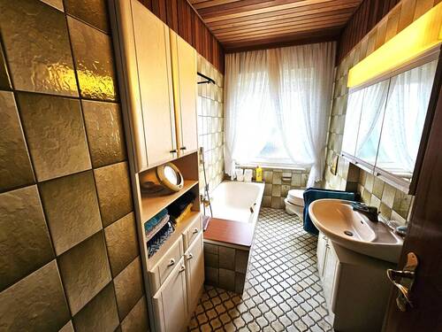 Bad mit Wanne EG - 