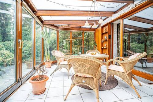 Der Wintergarten ist ca. 18 m² groß. - 