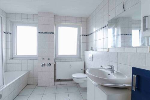 Badezimmer OG-Wohnung - 