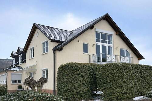 26-LW-5 - Großzügige 4-Zimmer-Dachgeschosswohnung (ca. 177 m²) auf schönem Weingut in Asselheim