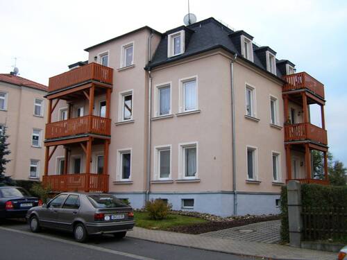 Außenansicht - geräumige 3-Raum-Wohnung mit Balkon