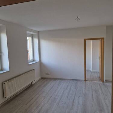 Wohnzimmer - 3 Zimmer Etagenwohnung zur Miete in Wilsdruff