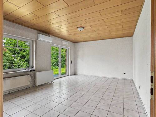 Wohnzimmer - 3 Zimmer Bungalow zum Kaufen in Essen