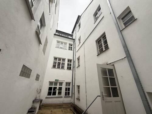 Rückansicht Vordergebäude - Mehrfamilienhaus, Wohnhaus in Bamberg