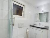 UG: Tageslicht-Badezimmer - 