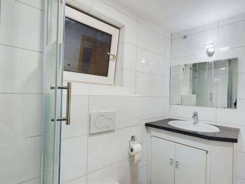 UG: Tageslicht-Badezimmer - 