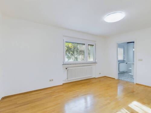 EG: Wohn-/Esszimmer - 8 Zimmer Einfamilienhaus zum Kaufen in Gerlingen