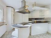 EG: Küche - 8 Zimmer Einfamilienhaus in Gerlingen