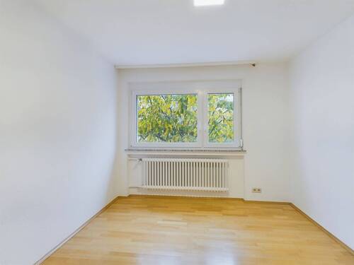 OG: Schlafzimmer 2 - 