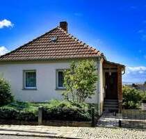 Kleines Einfamilienhaus mit Entwicklungspotential und Garten - Artern