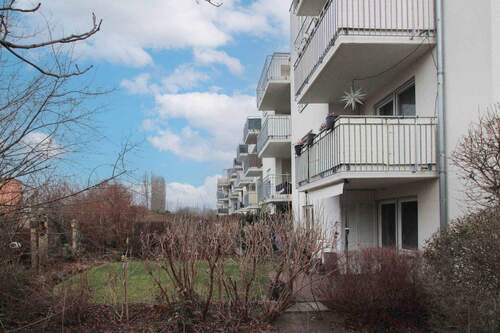 Balkon- und Gartenseite - 