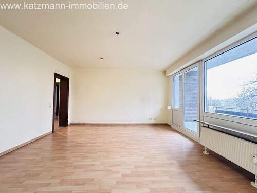 Wohnen/Essen (mit Zugang zur großen Loggia) - 