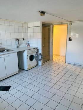 Keller-Waschraum mit Dusche.jpg - 