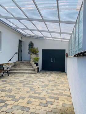 Einfahrt mit Garage.jpg - 