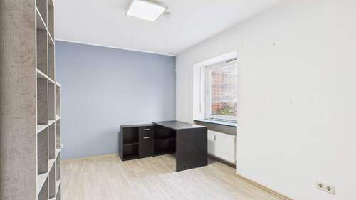 CAM04238G0-PR0053-STILL001 - 