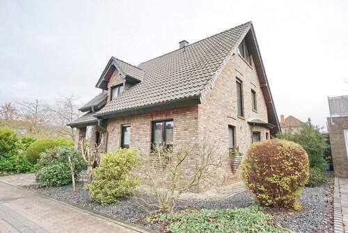 ... in ruhiger Lage - 5 Zimmer Einfamilienhaus zum Kaufen in Geldern